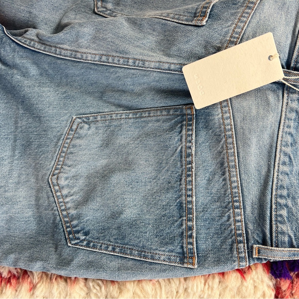 Doen Straight-Leg Jeans in Light Blue Wash - Picture 9 of 9